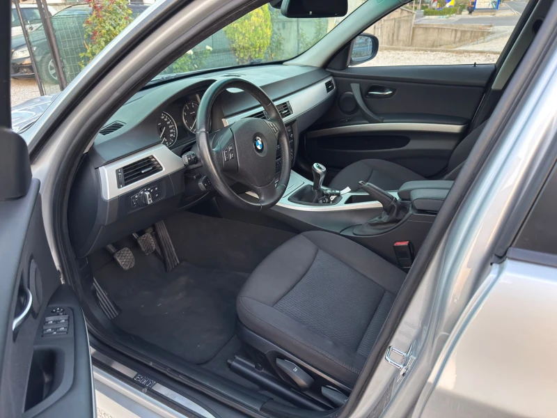 BMW 318 2.0i ТОП състояние, снимка 10 - Автомобили и джипове - 50941529