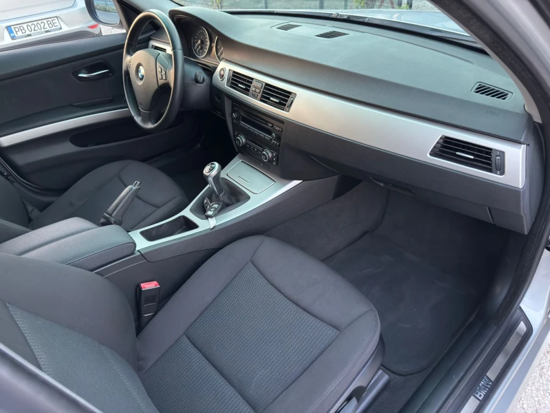 BMW 318 2.0i ТОП състояние, снимка 14 - Автомобили и джипове - 50941529