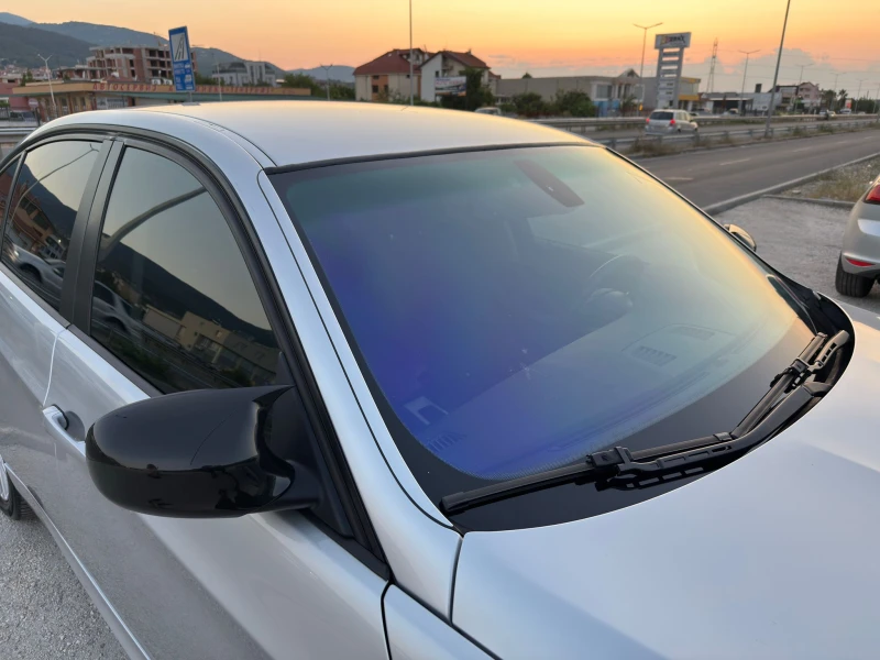 BMW 318 2.0i ТОП състояние, снимка 8 - Автомобили и джипове - 50941529