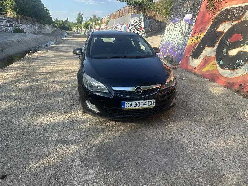 Opel Astra 1.7 CDTI, снимка 2 - Автомобили и джипове - 51393712