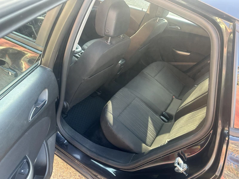 Opel Astra 1.7 CDTI, снимка 7 - Автомобили и джипове - 51393712