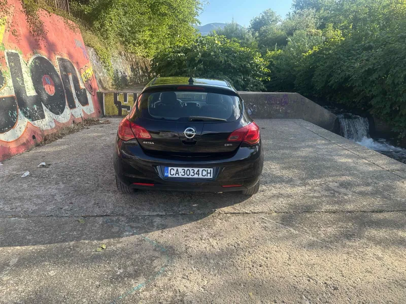Opel Astra 1.7 CDTI, снимка 4 - Автомобили и джипове - 51393712