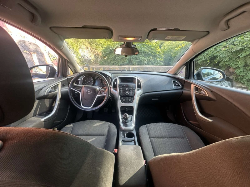 Opel Astra 1.7 CDTI, снимка 8 - Автомобили и джипове - 51393712