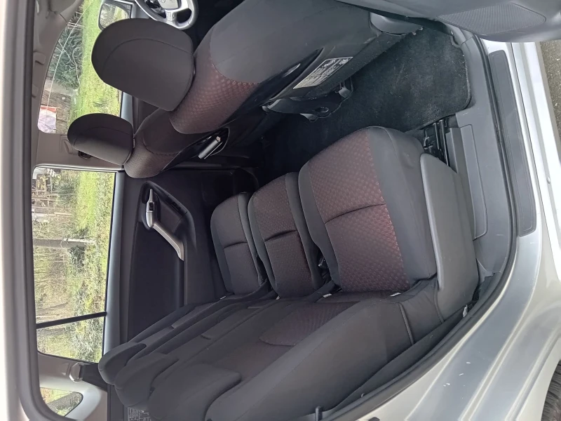 Toyota Verso 2011, снимка 8 - Автомобили и джипове - 52506159