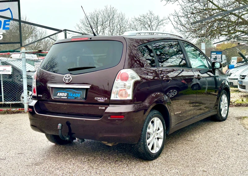 Toyota Corolla verso 2.2 D4D -Face, снимка 7 - Автомобили и джипове - 52858172