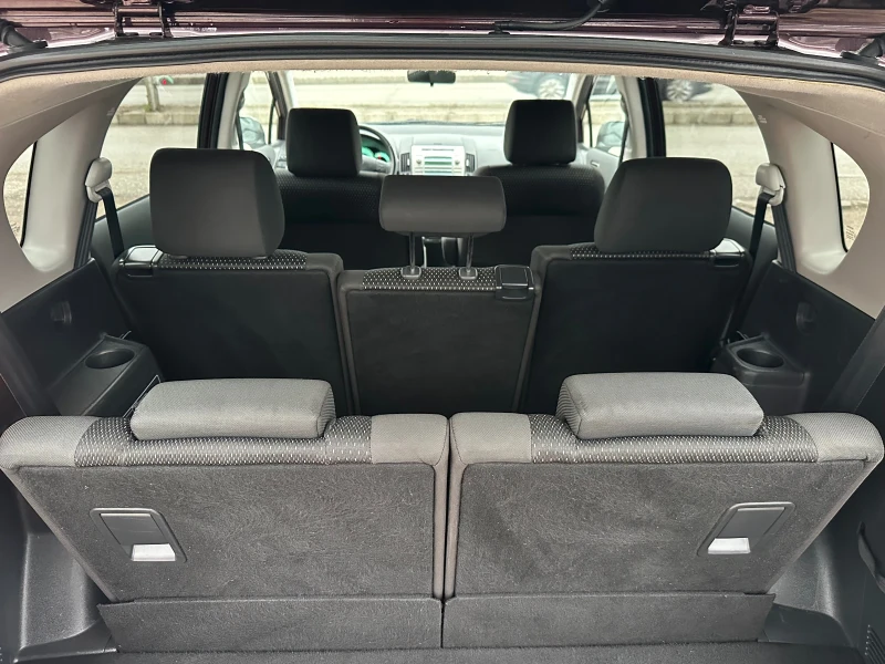 Toyota Corolla verso 2.2 D4D -Face, снимка 17 - Автомобили и джипове - 52858172