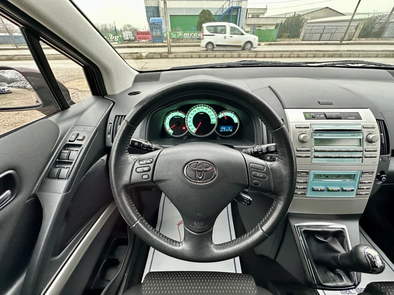 Toyota Corolla verso 2.2 D4D -Face, снимка 10 - Автомобили и джипове - 52858172