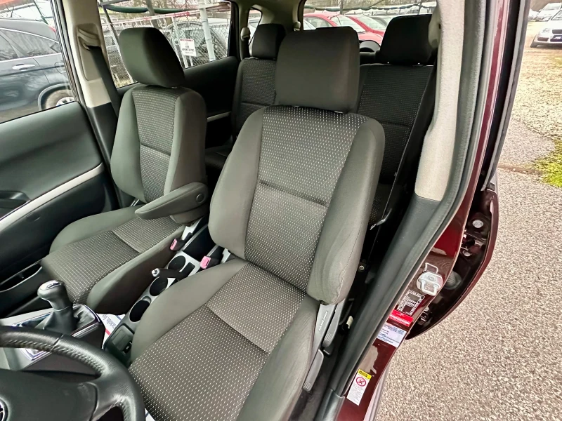 Toyota Corolla verso 2.2 D4D -Face, снимка 13 - Автомобили и джипове - 52858172