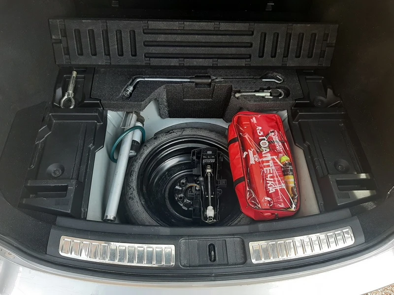 Mazda 6 2.2 D, снимка 8 - Автомобили и джипове - 54176755