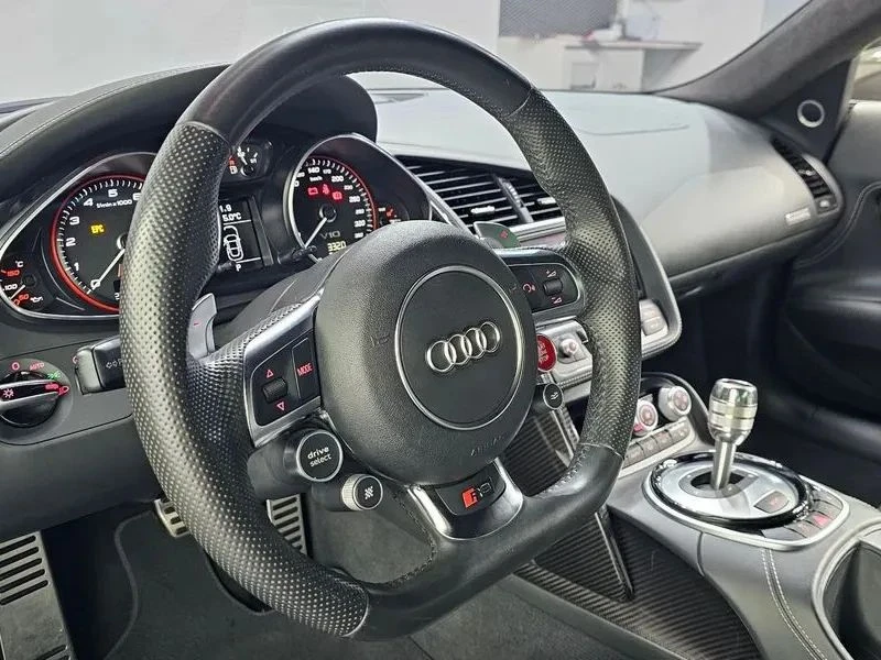 Audi R8, снимка 12 - Автомобили и джипове - 56711727