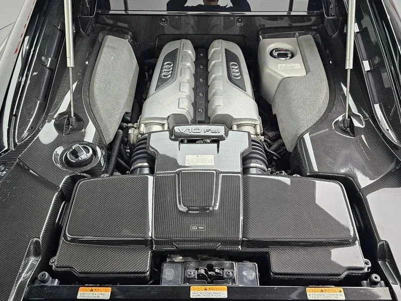 Audi R8, снимка 5 - Автомобили и джипове - 56711727