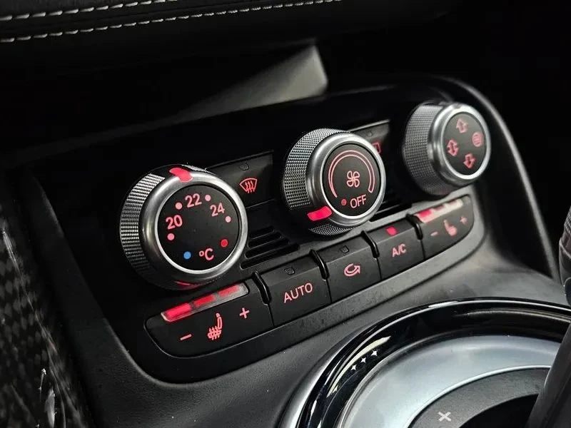 Audi R8, снимка 17 - Автомобили и джипове - 56711727