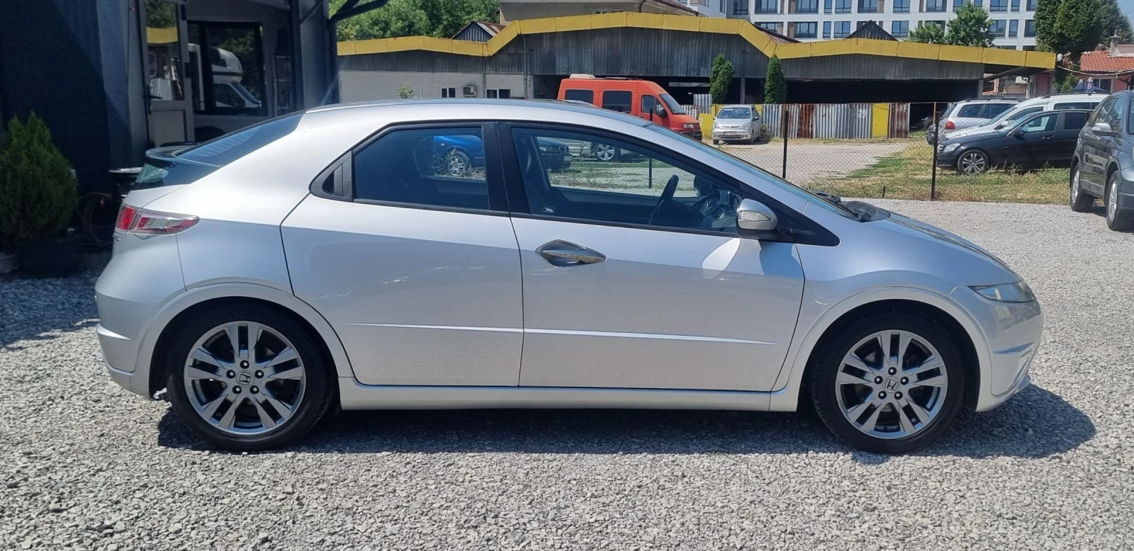 Honda Civic 1.8 VVT-i Фейслифт! - изображение 4