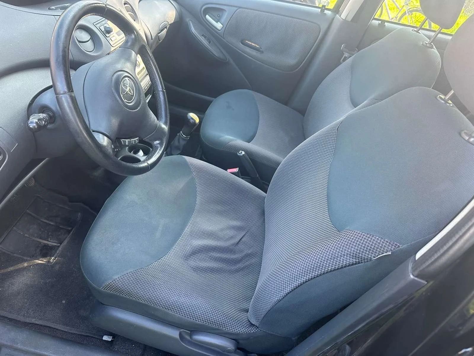 Toyota Yaris (facelift 2003) 4-door 1.3 VVT-i (87 кс) - изображение 3