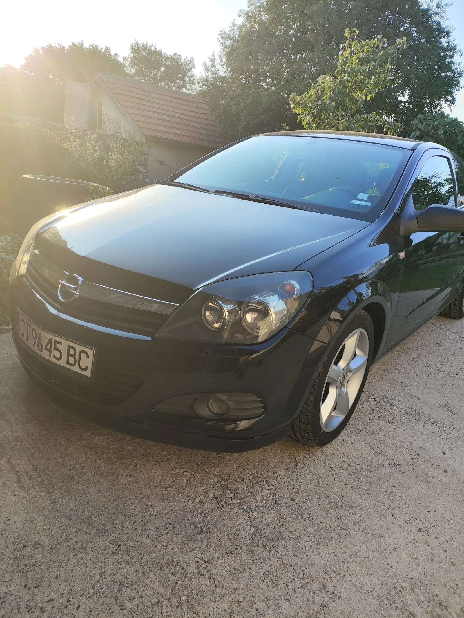 Opel Astra GTC - изображение 2