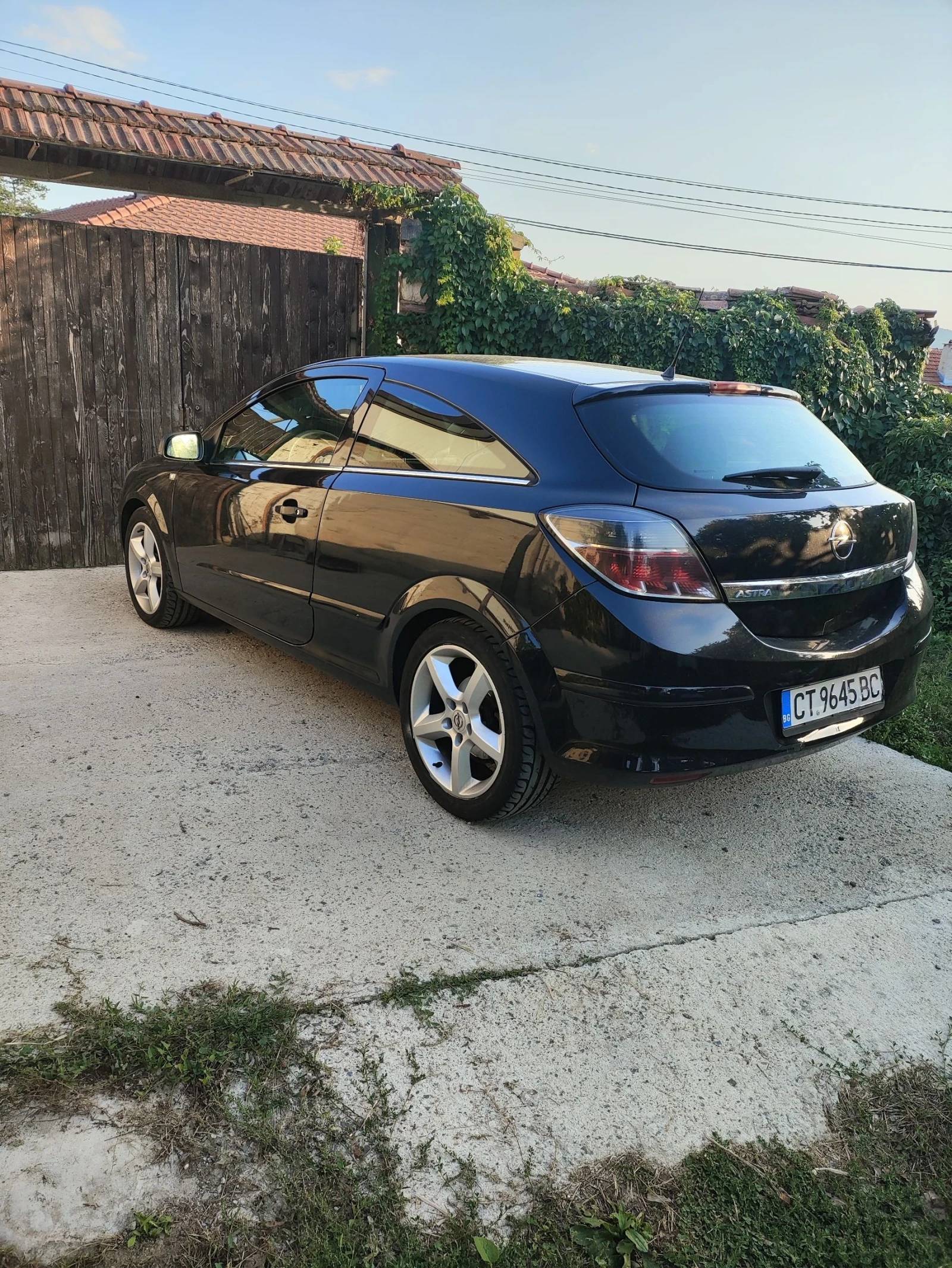 Opel Astra GTC - изображение 4