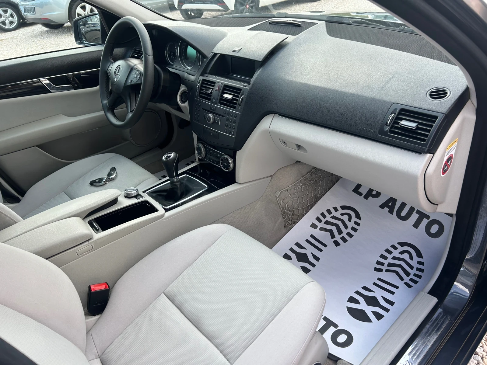 Mercedes-Benz C 220 * 2.2CDI* 170к.с* NAVI*  - изображение 8