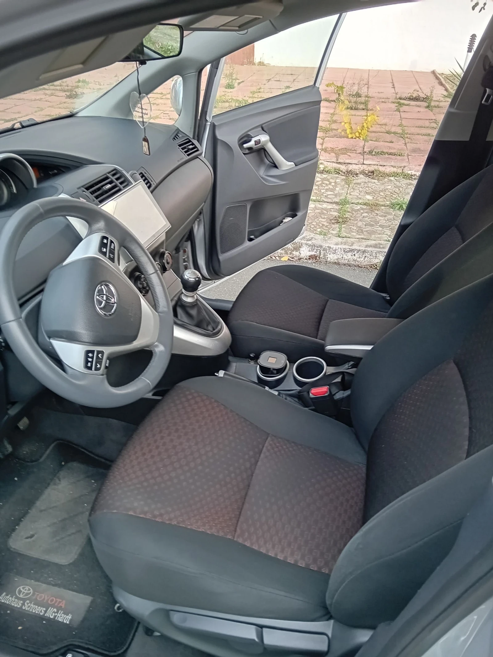 Toyota Verso 2011 | Mobile.bg   11