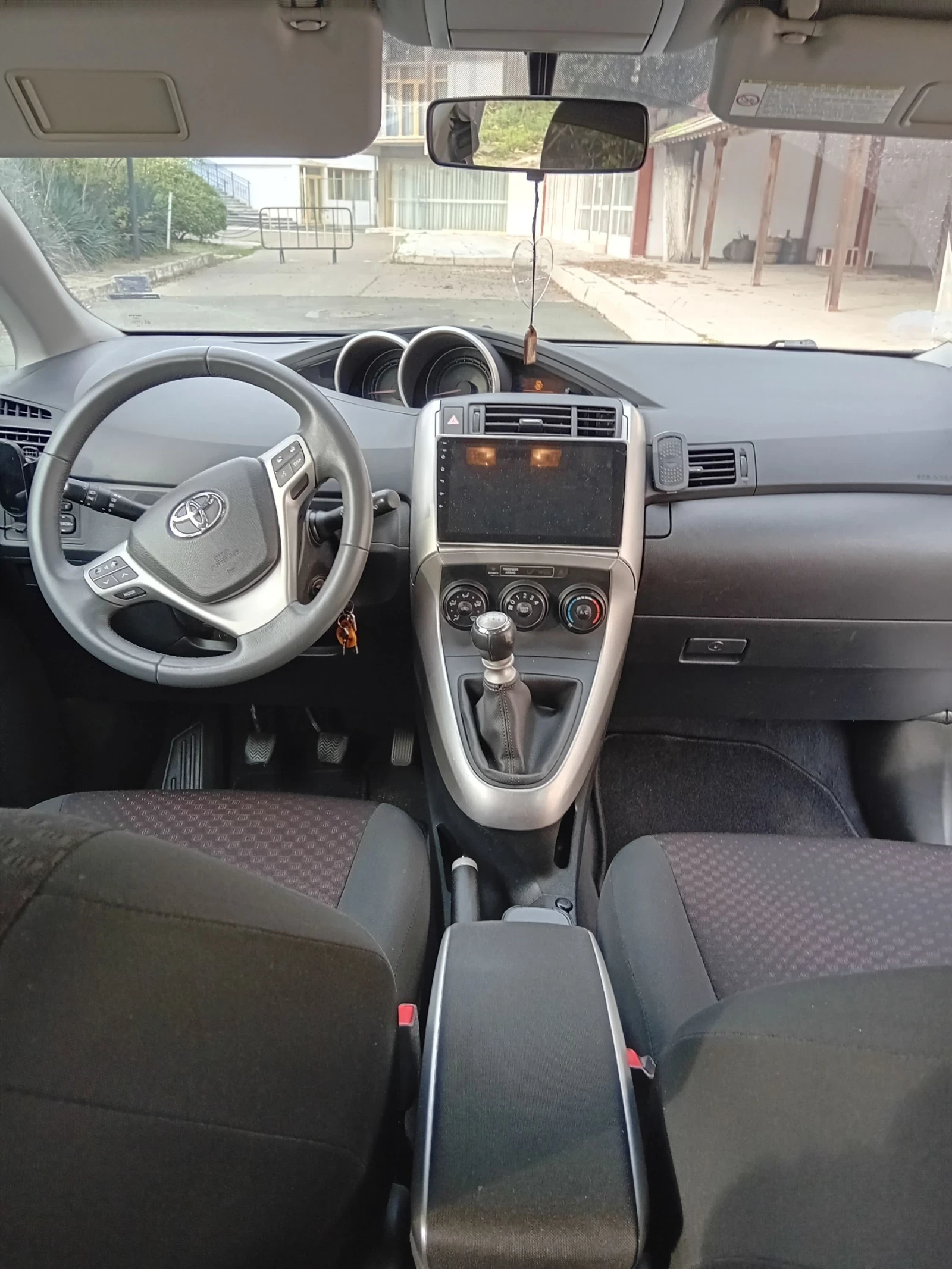 Toyota Verso 2011 | Mobile.bg   10