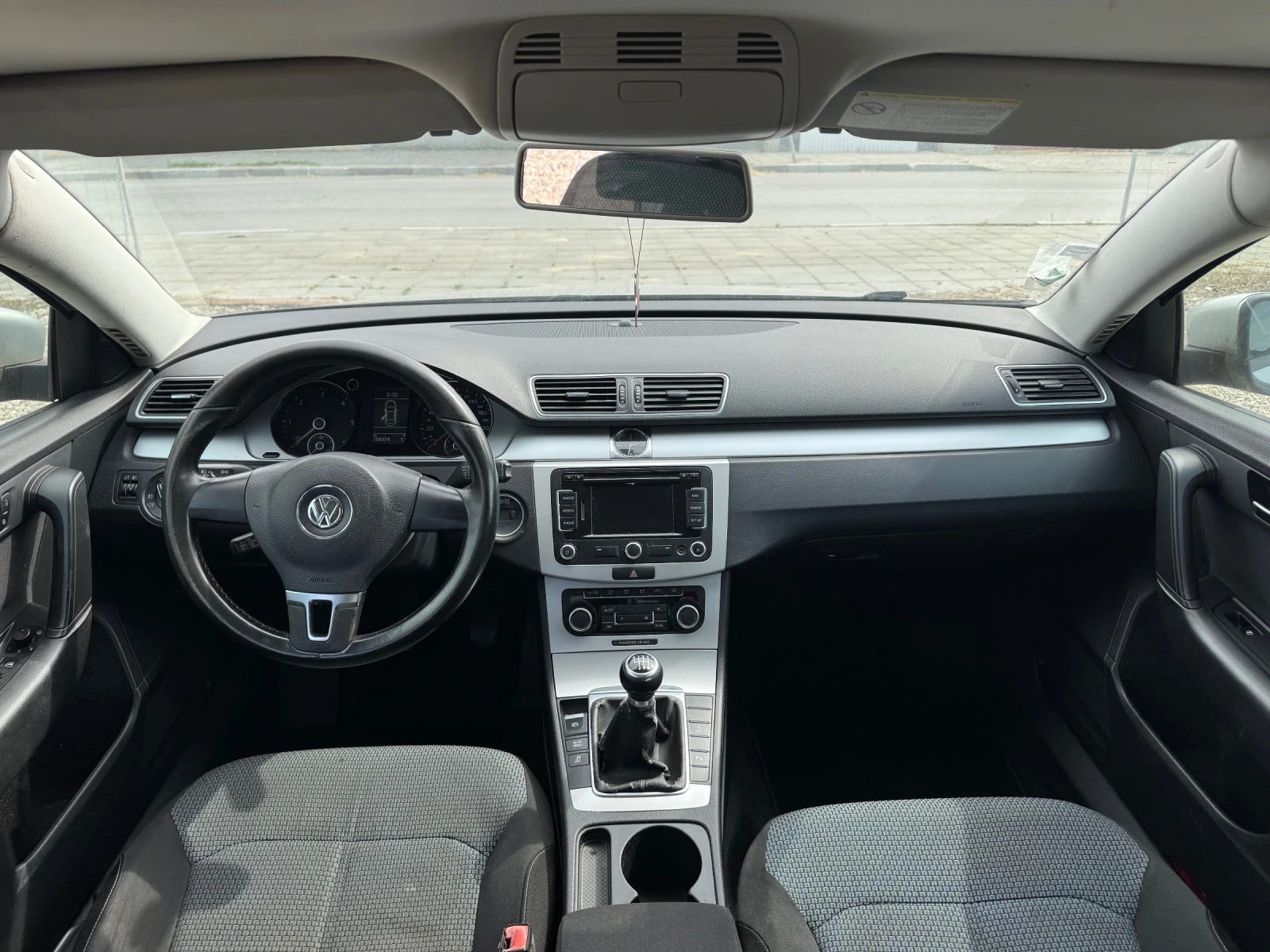 VW Passat 1.6TDI / 6 скорости, снимка 7 - Автомобили и джипове - 54515417