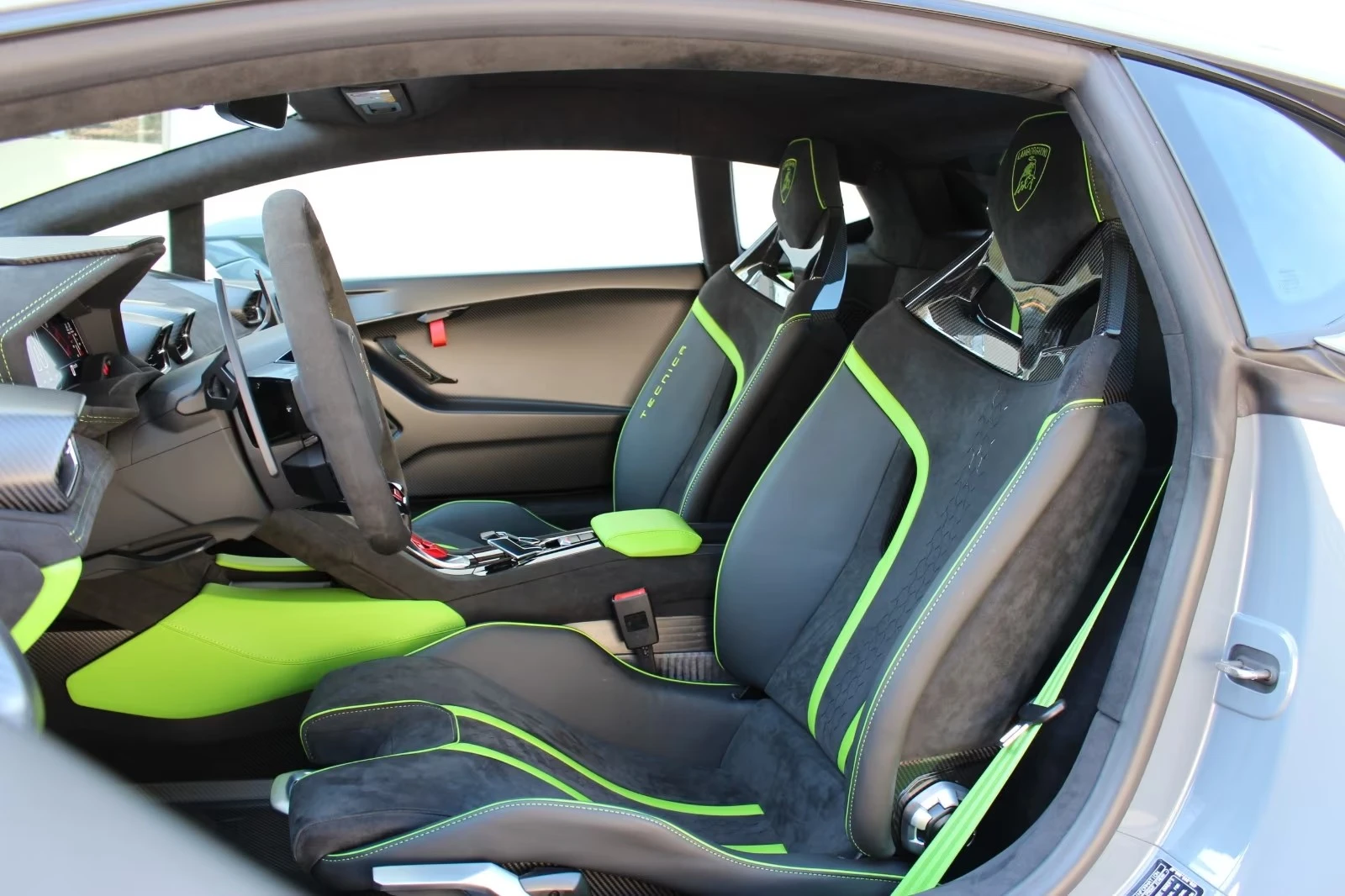 Lamborghini Huracan Tecnica Carbon Lift, снимка 6 - Автомобили и джипове - 54603204