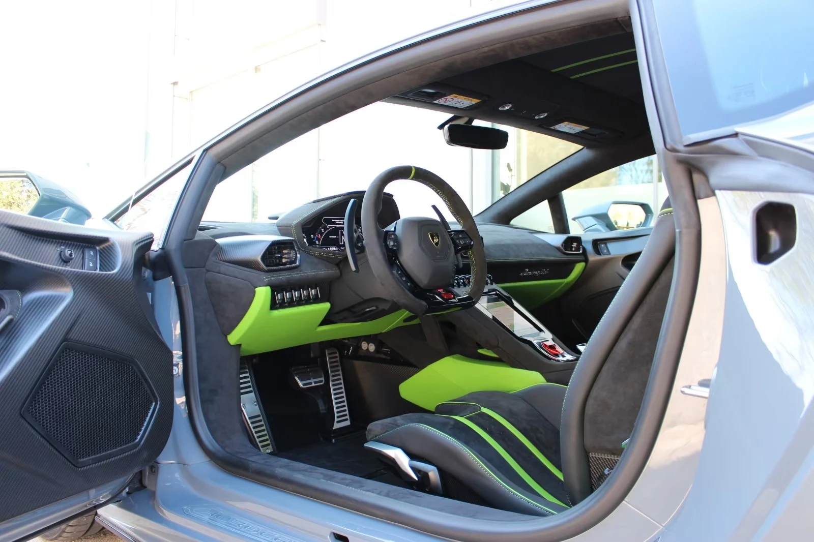 Lamborghini Huracan Tecnica Carbon Lift, снимка 5 - Автомобили и джипове - 54603204