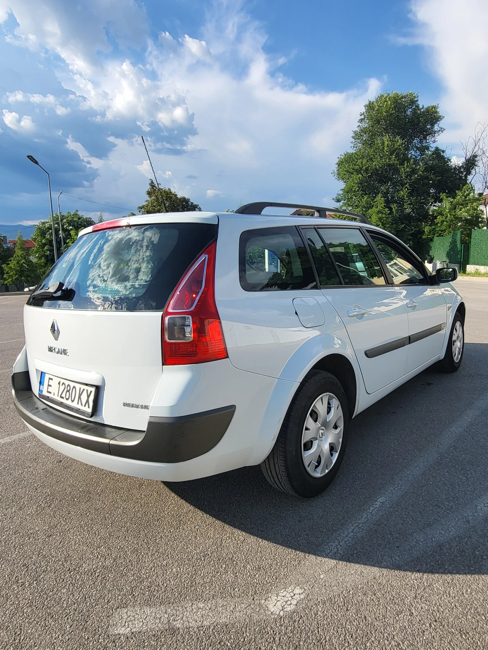 Renault Megane 1.6 Бензин/Automatic/Напълно обслужен, снимка 7 - Автомобили и джипове - 54692373