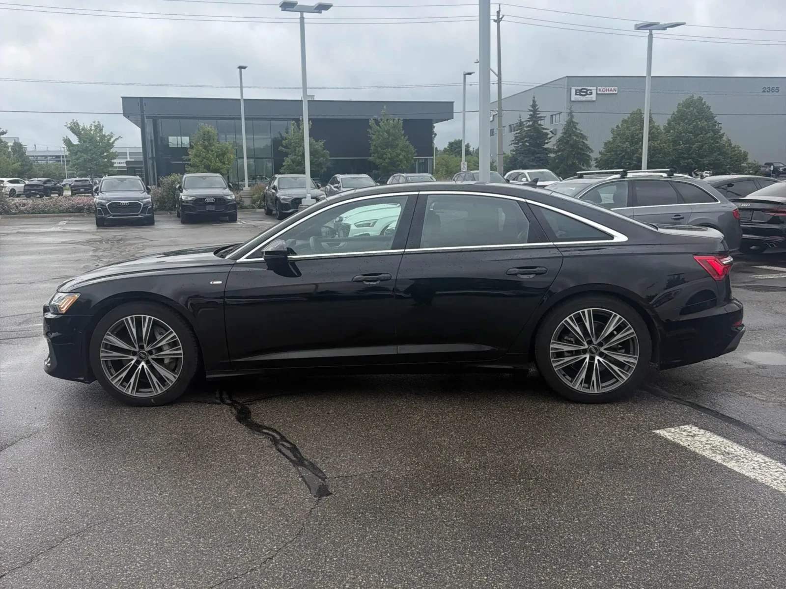 Audi A6 Technik * Keyless * CARFAX * АВТО КРЕДИТ * , снимка 3 - Автомобили и джипове - 55053497