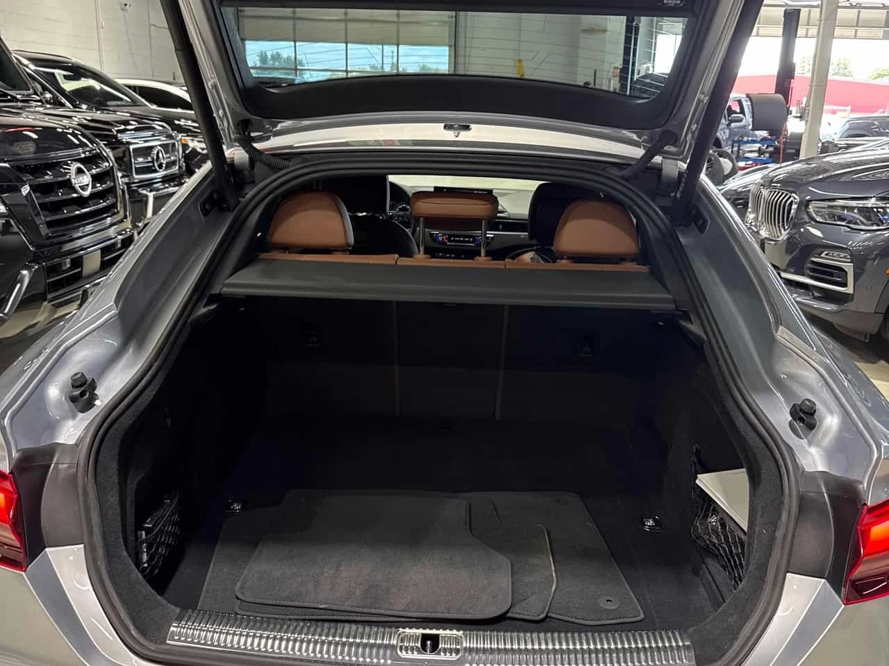 Audi A5 * Komfort * CARFAX * ОПЦИЯ ЗА ФИНАНСИРАНЕ, снимка 15 - Автомобили и джипове - 55189216