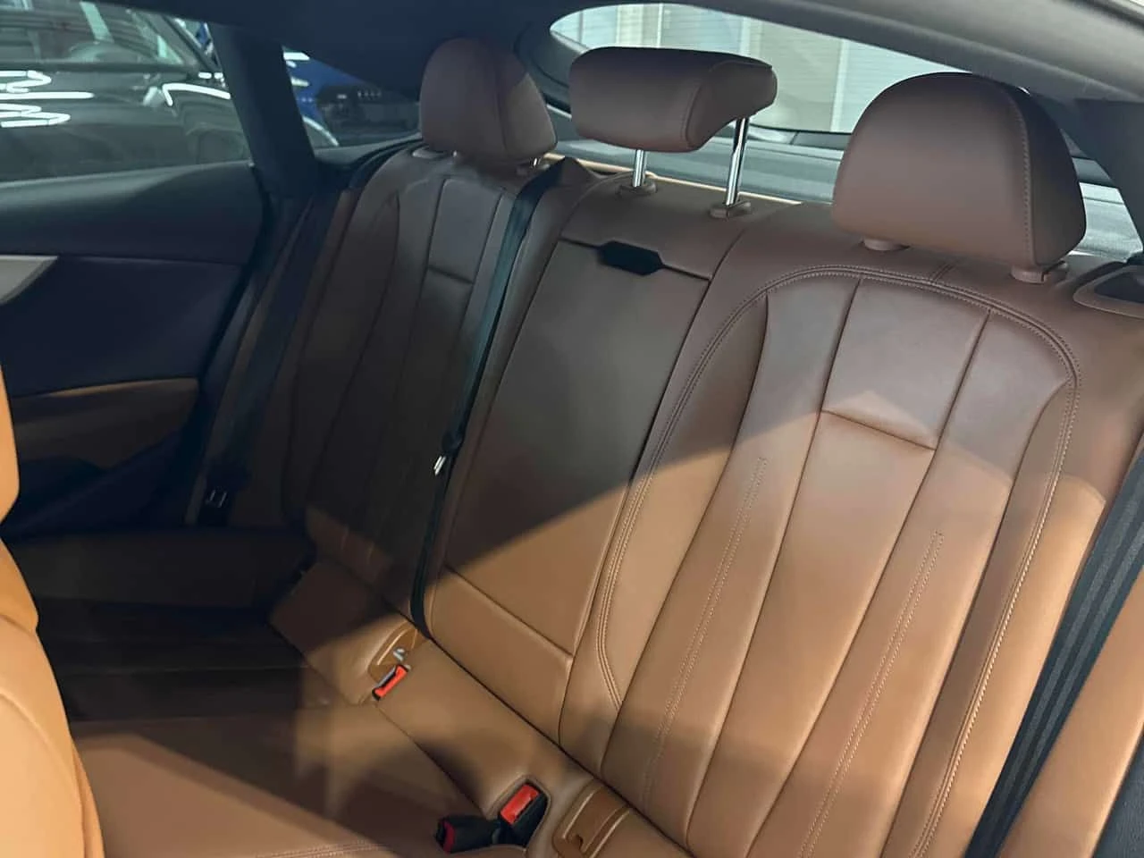 Audi A5 * Komfort * CARFAX * ОПЦИЯ ЗА ФИНАНСИРАНЕ, снимка 17 - Автомобили и джипове - 55189216