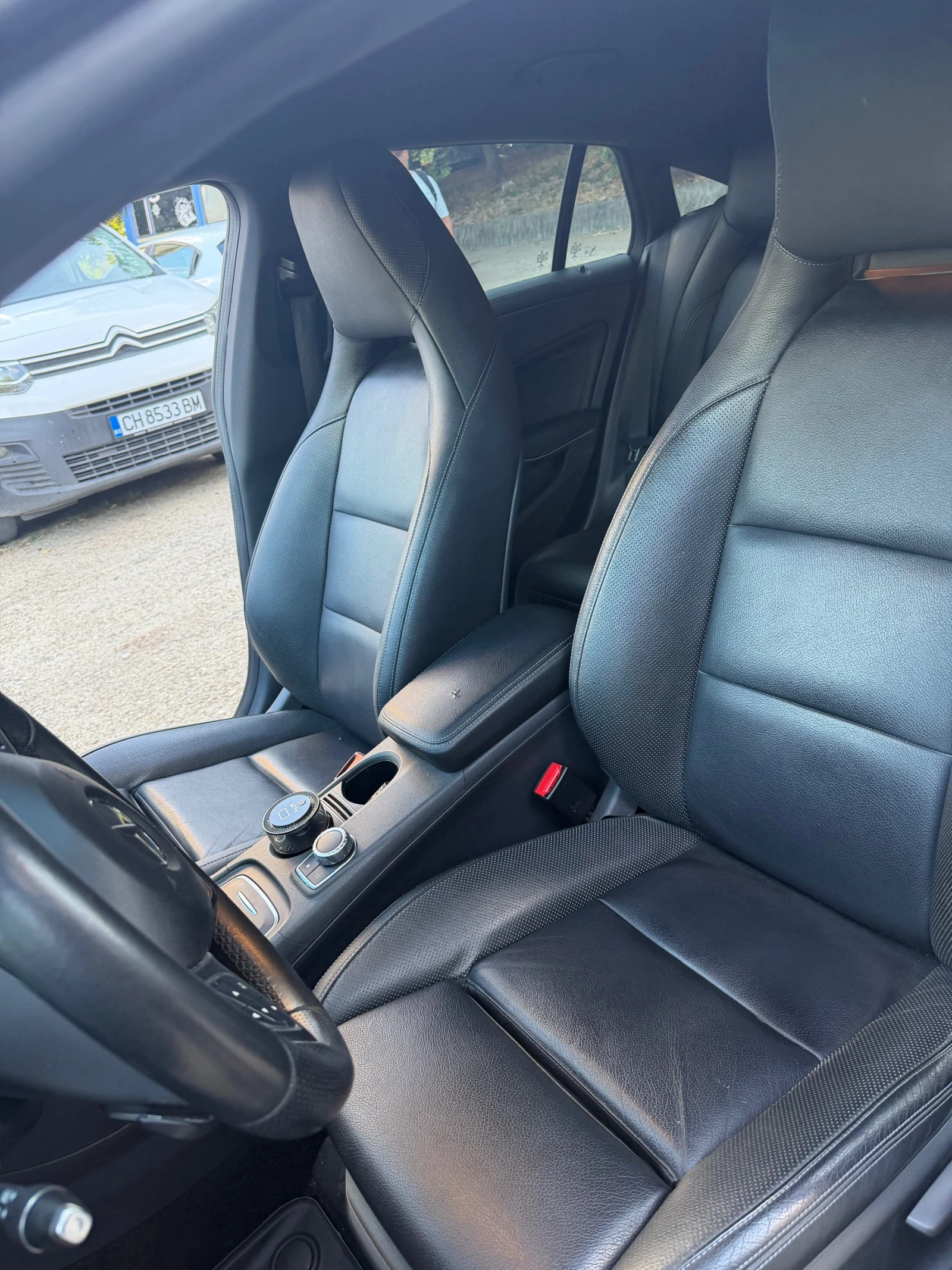 Mercedes-Benz CLA 220, снимка 13 - Автомобили и джипове - 55191976