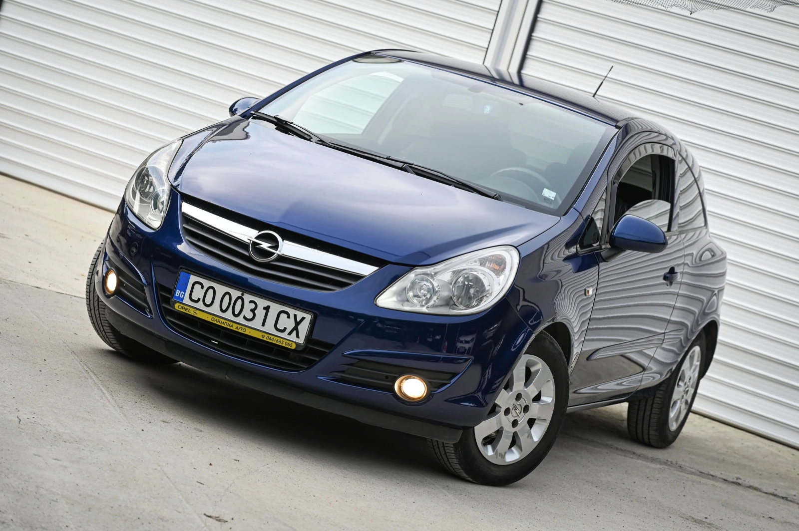Opel Corsa 1.4, снимка 2 - Автомобили и джипове - 55343329