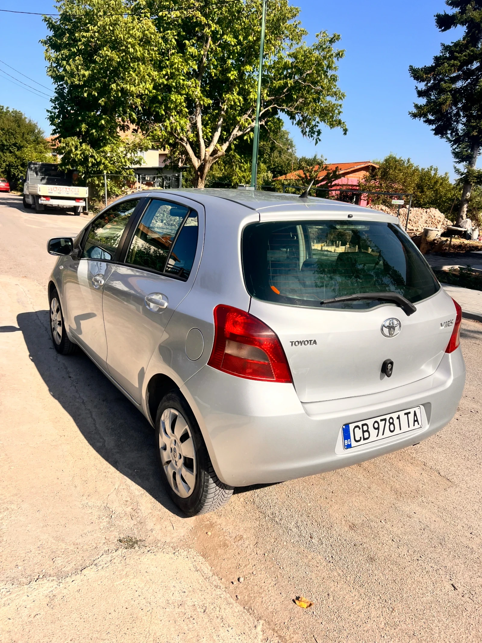 Toyota Yaris 1.0 VVTI, снимка 4 - Автомобили и джипове - 55650263
