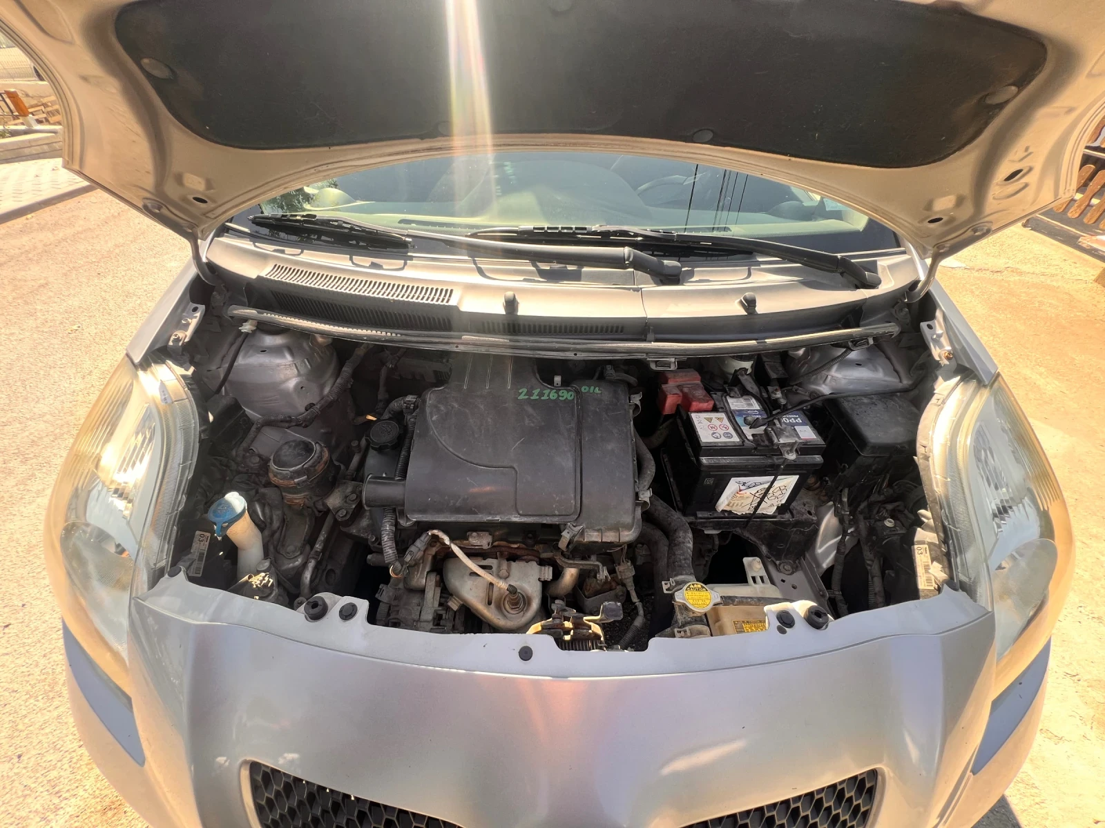 Toyota Yaris 1.0 VVTI, снимка 6 - Автомобили и джипове - 55650263