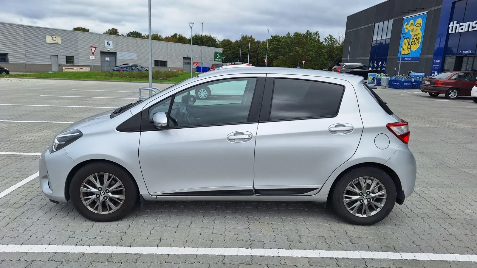 Toyota Yaris 1.4 D4D Подгрев-Нави, снимка 7 - Автомобили и джипове - 56237473