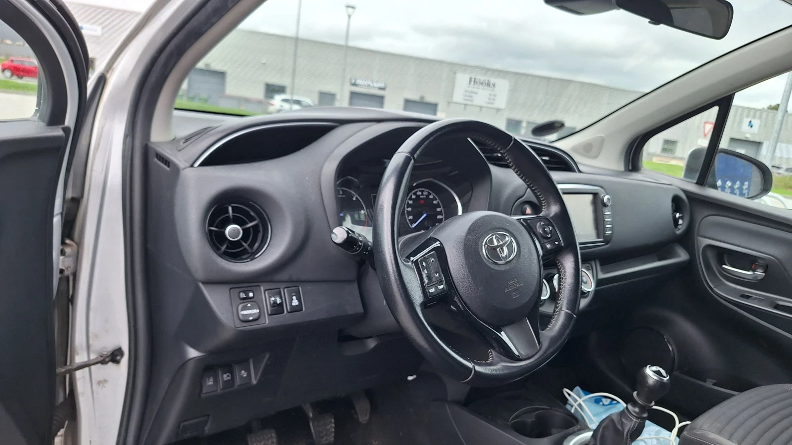 Toyota Yaris 1.4 D4D Подгрев-Нави, снимка 8 - Автомобили и джипове - 56237473
