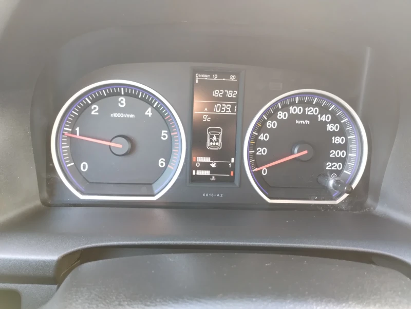 Honda Cr-v 2.2 140, снимка 9 - Автомобили и джипове - 48741028