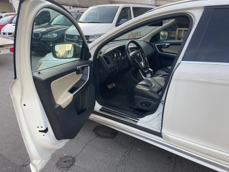 Volvo XC60 R Design D5 Face Xenon 4x4, снимка 8 - Автомобили и джипове - 52693601