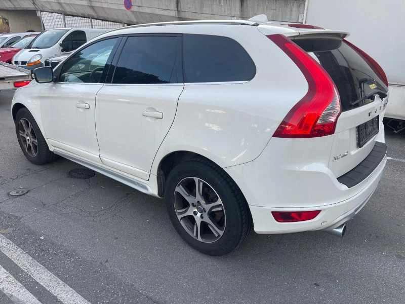 Volvo XC60 R Design D5 Face Xenon 4x4, снимка 2 - Автомобили и джипове - 52693601