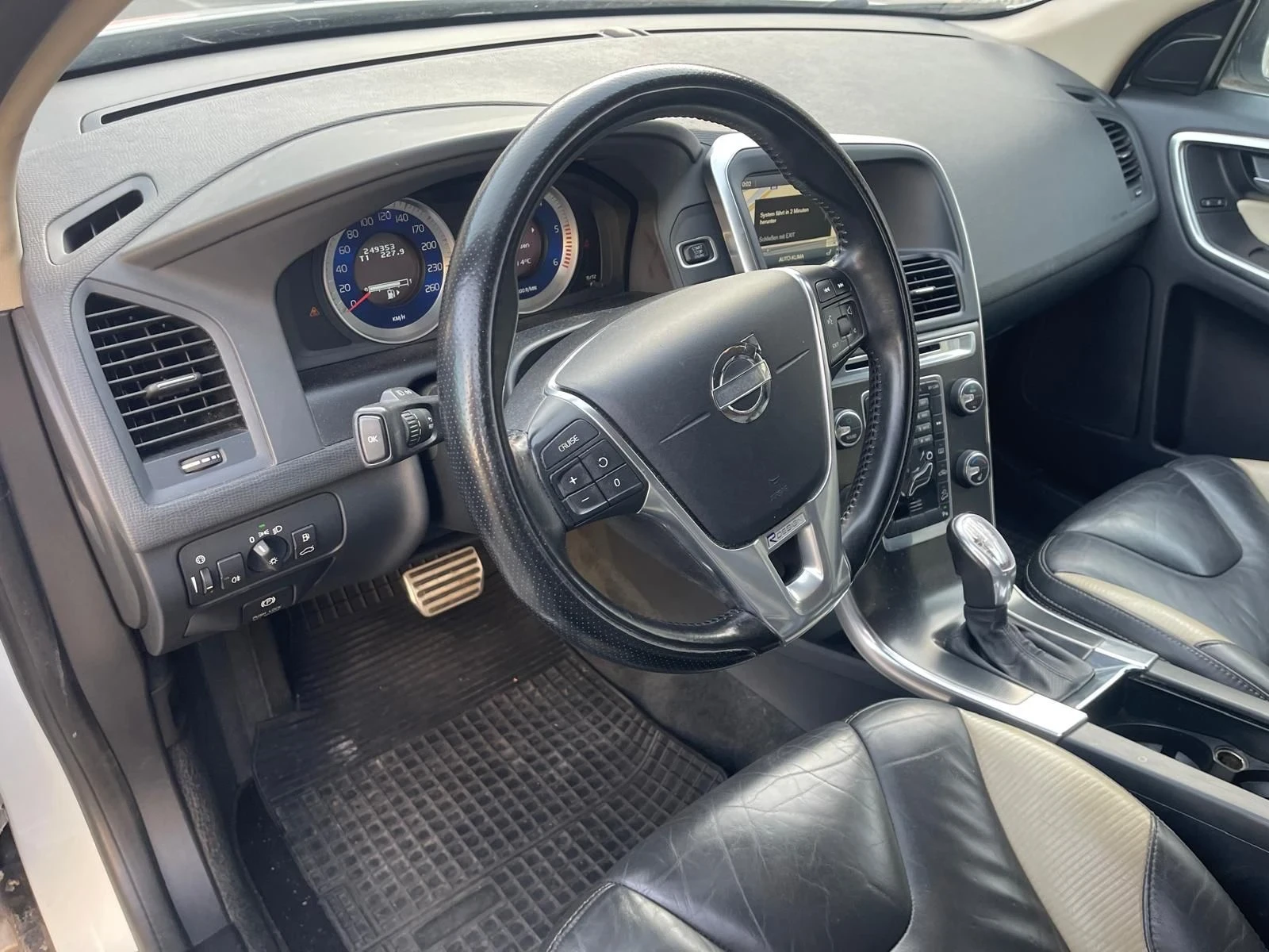 Volvo XC60 R Design D5 Face Xenon 4x4 | Mobile.bg   9