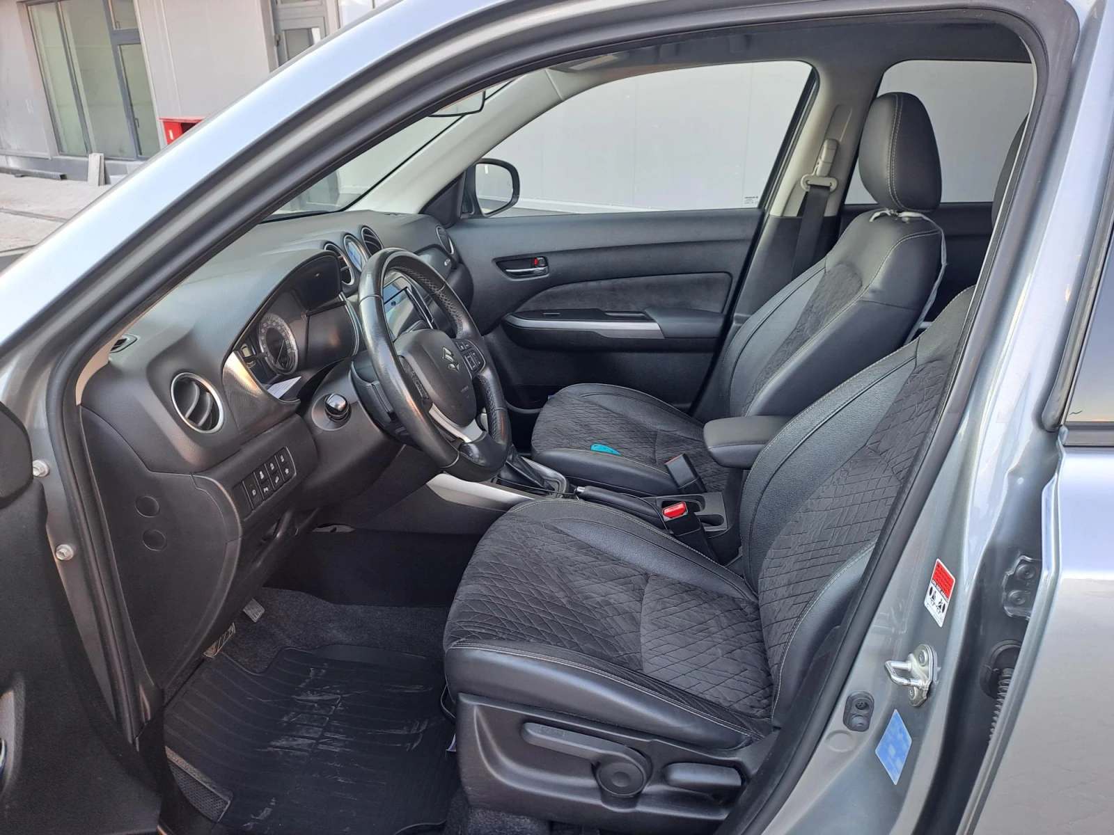 Suzuki Vitara 1.4 GLX S/R MHEV Booster Jet 4X4 AUTOMATIC, снимка 8 - Автомобили и джипове - 54514689