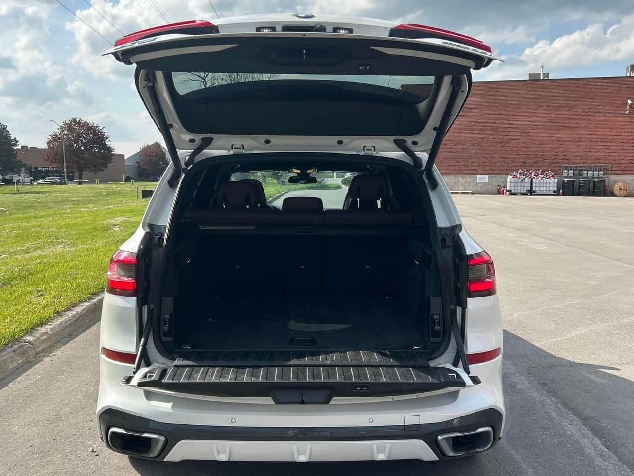 BMW X5 * xDrive40i * ПОДГРЕВИ * H/K * PANO * CARFAX, снимка 11 - Автомобили и джипове - 54621772