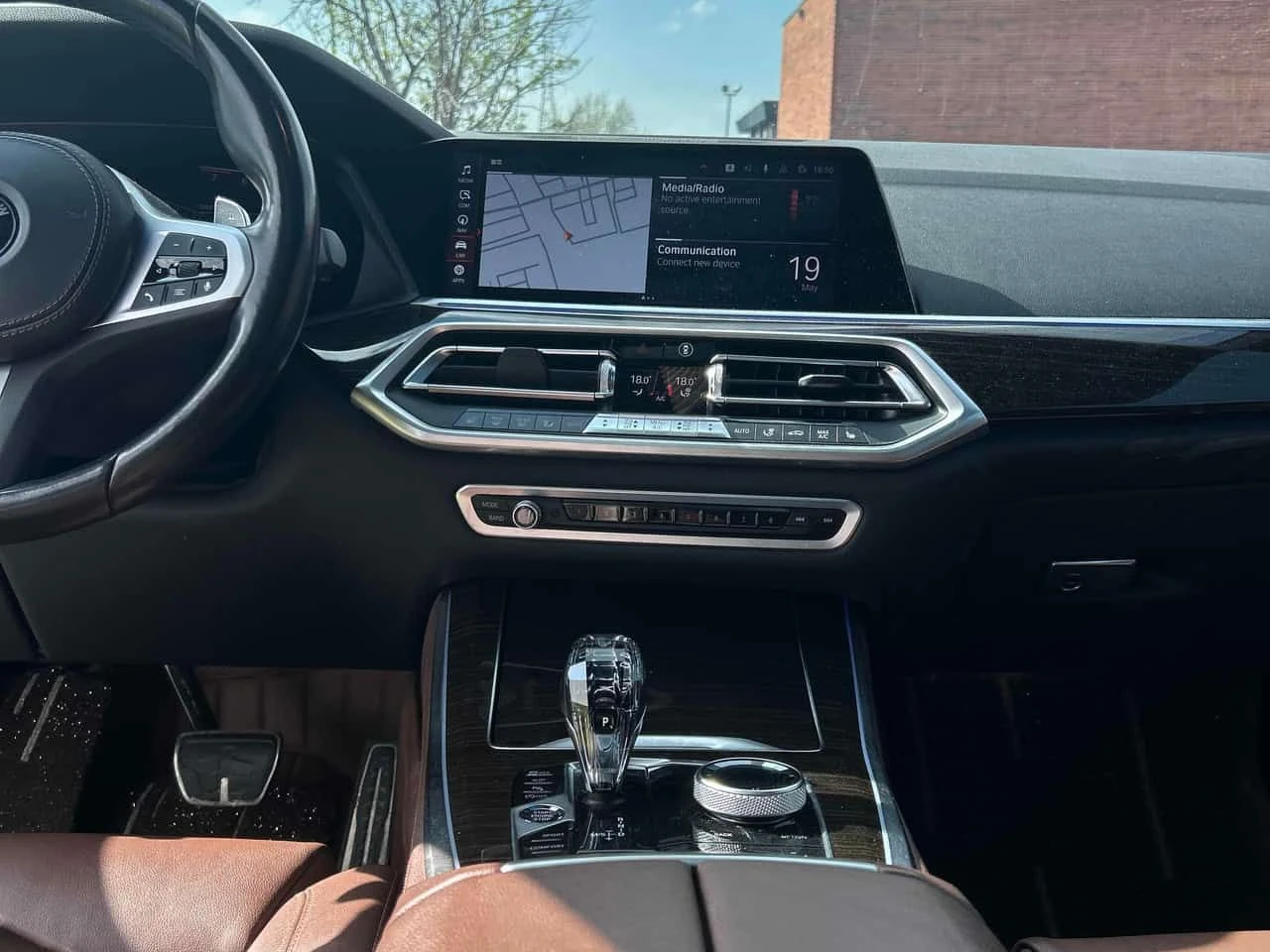 BMW X5 * xDrive40i * ПОДГРЕВИ * H/K * PANO * CARFAX, снимка 9 - Автомобили и джипове - 54621772