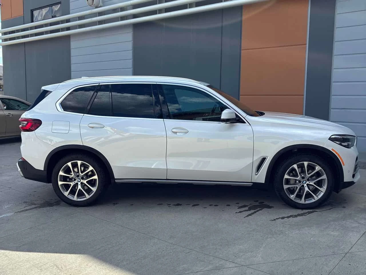 BMW X5 xDrive40i/ПАНОРАМА/360 КАМЕРИ, снимка 3 - Автомобили и джипове - 54647199