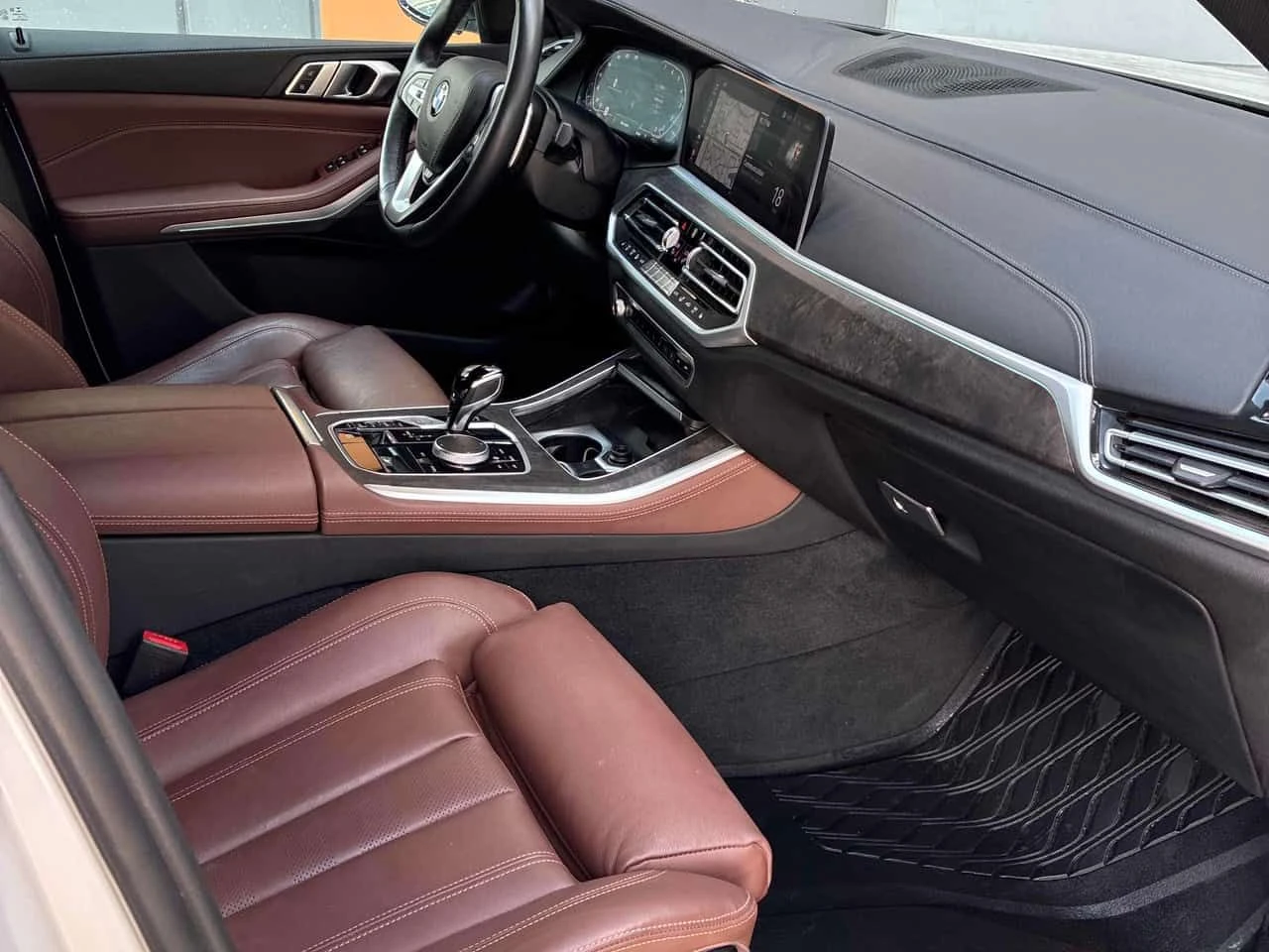 BMW X5 xDrive40i/ПАНОРАМА/360 КАМЕРИ, снимка 15 - Автомобили и джипове - 54647199