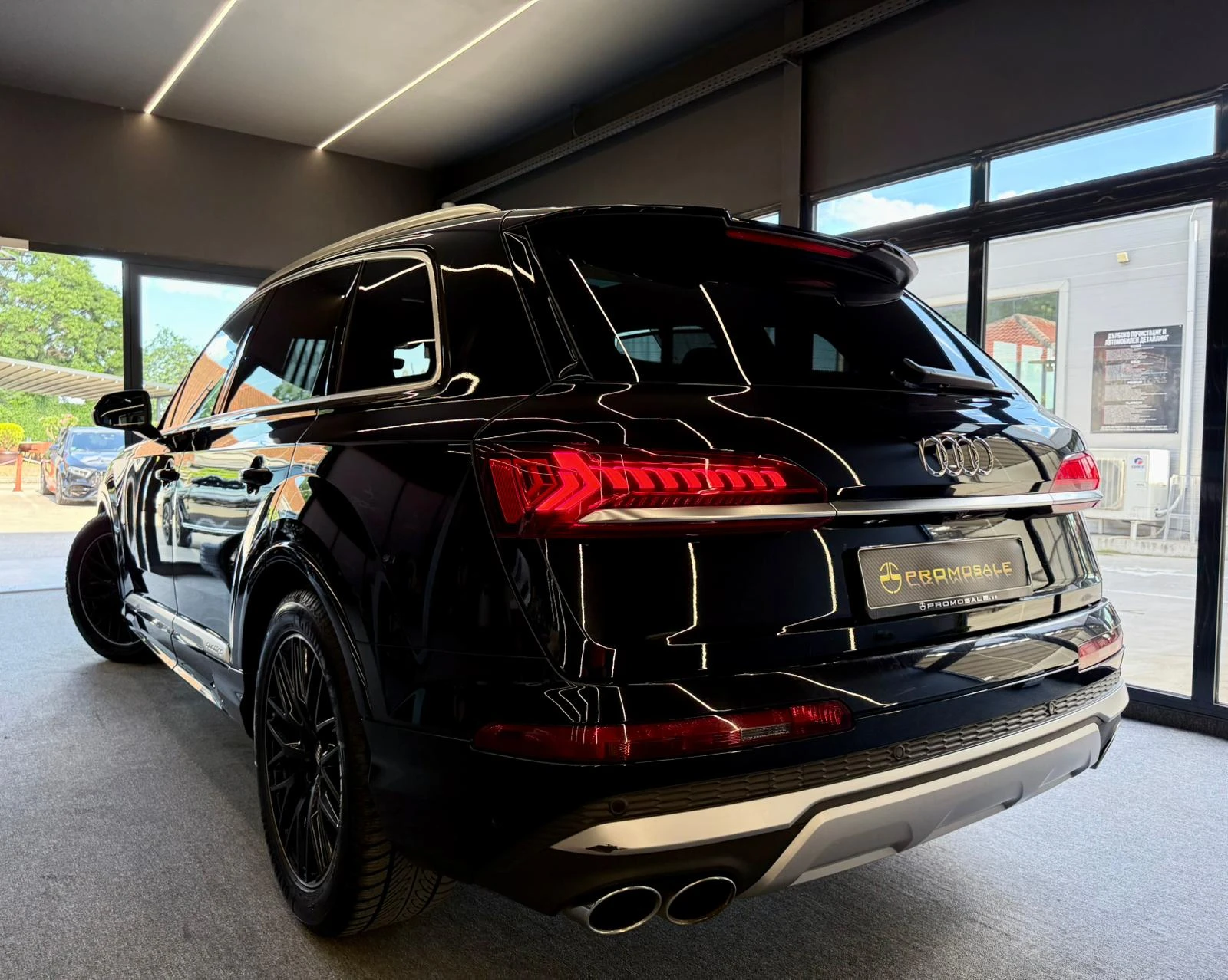 Audi SQ7 Quattro* Laser Matrix* Pano* 360* B&O* Лизинг, снимка 4 - Автомобили и джипове - 54932189