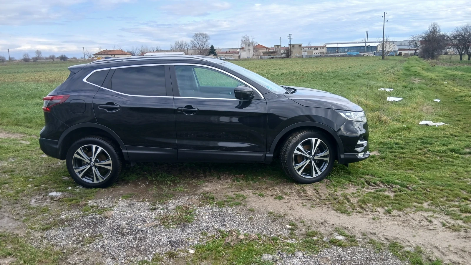Nissan Qashqai, снимка 8 - Автомобили и джипове - 56038161