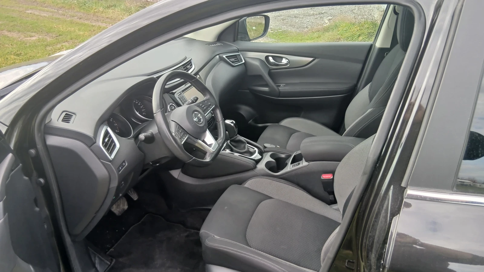 Nissan Qashqai, снимка 5 - Автомобили и джипове - 56038161