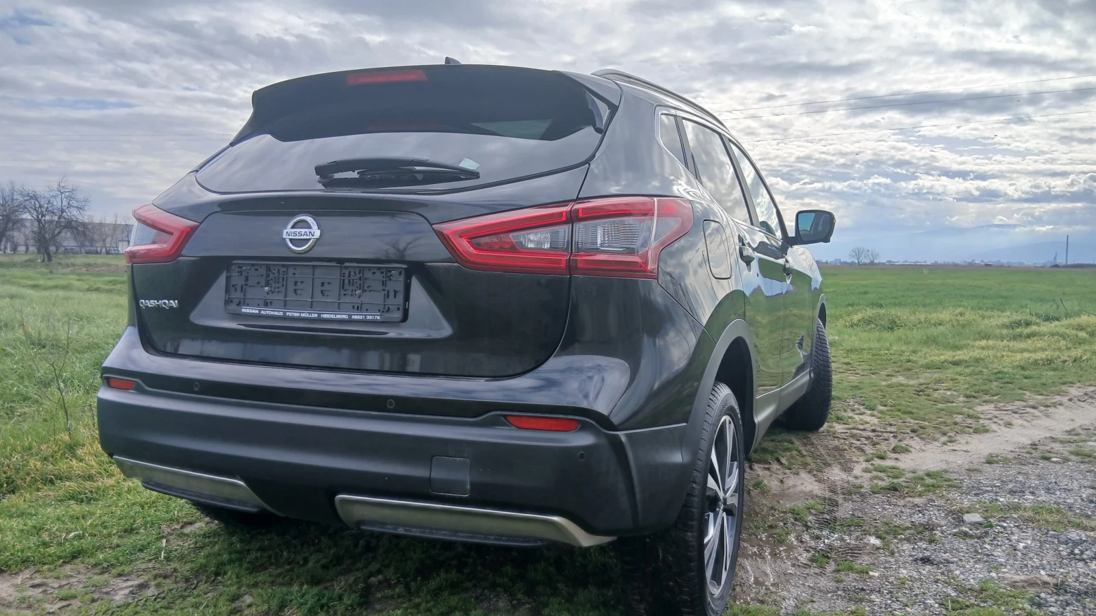 Nissan Qashqai, снимка 11 - Автомобили и джипове - 56038161