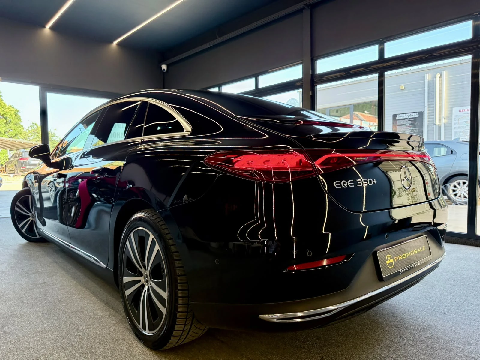 Mercedes-Benz EQE 350+ * 4M* Подгрев* Burm* ЛИЗИНГ , снимка 4 - Автомобили и джипове - 55494007